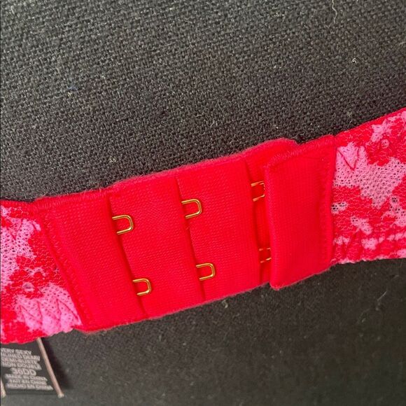 Victoria’s Secret Dream Angels Push-Up Red Lace Underwire Bra Size 36DD - Picture 6 of 7